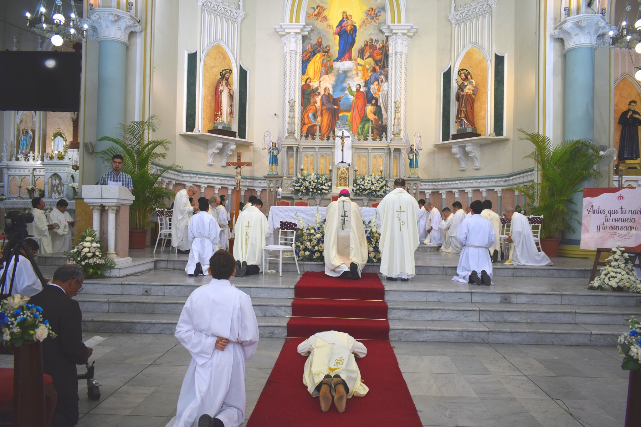 Nuevo sacerdote para #Ecuador