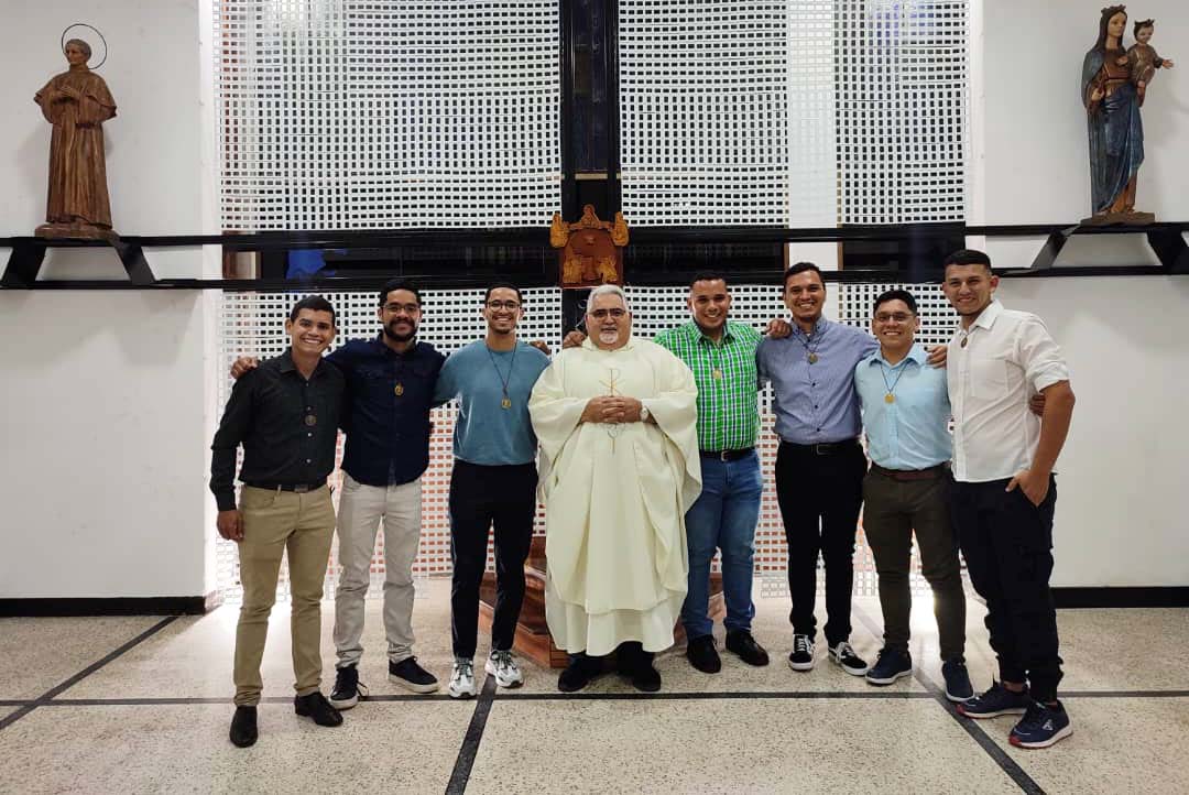 Venezuela | Renueva su profesión religiosa un grupo de jóvenes salesianos