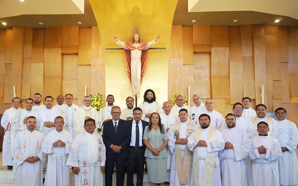 El Salvador – Un “sí” para siempre: Salvador Sánchez consagra su vida al servicio de los jóvenes